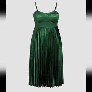 Plus midi pleat dress